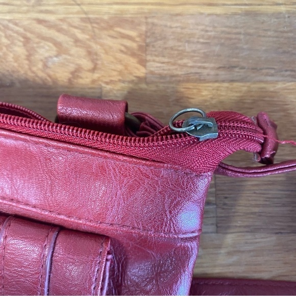 Red Crossbody Copper Hardware Purse Bag - Picture 5 of 8